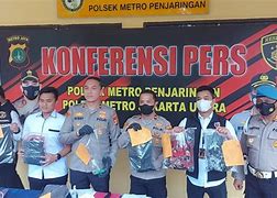 Polisi Yg Dibakar Istri